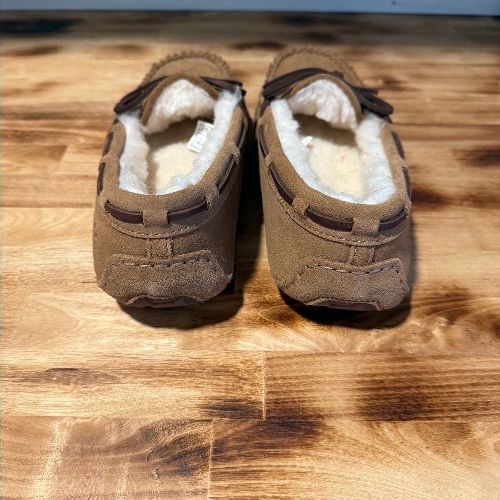 UGG Dakota Slipper~Size: 6 - Picture 4 of 7